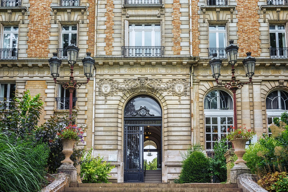 Flucht in die Romantik: Der perfekte Kurzurlaub im Steigenberger Hotel Bad Homburg